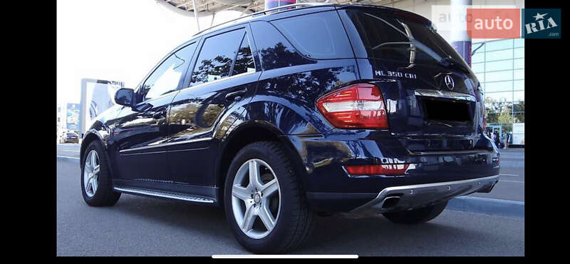 Внедорожник / Кроссовер Mercedes-Benz M-Class 2010 в Одессе