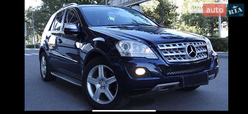 Внедорожник / Кроссовер Mercedes-Benz M-Class 2010 в Одессе