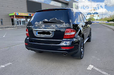 Позашляховик / Кросовер Mercedes-Benz M-Class 2009 в Кривому Розі