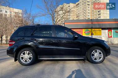 Внедорожник / Кроссовер Mercedes-Benz M-Class 2006 в 