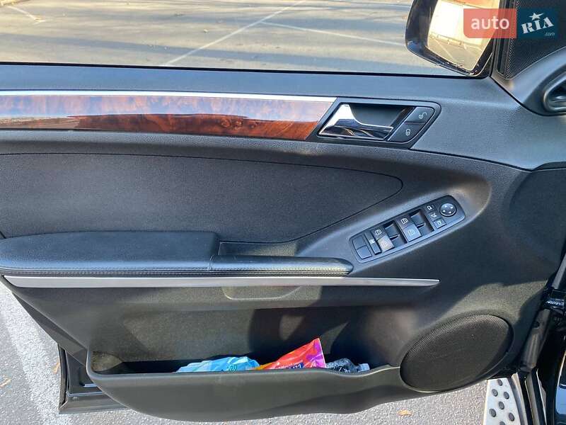 Позашляховик / Кросовер Mercedes-Benz M-Class 2006 в Харкові