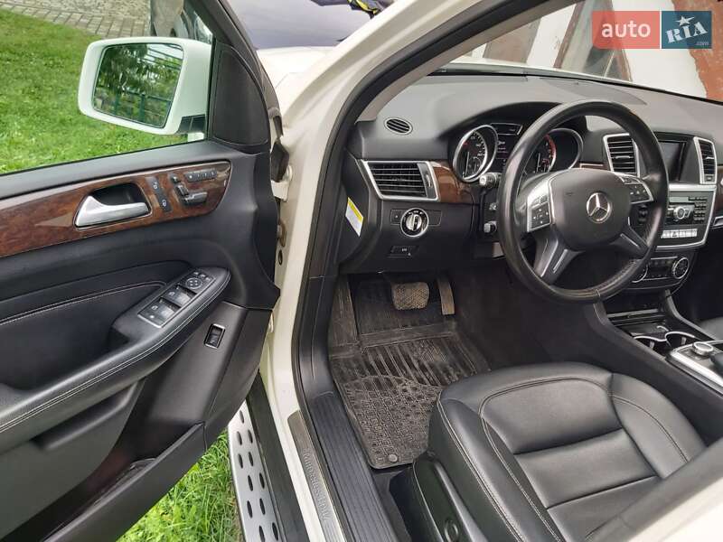Внедорожник / Кроссовер Mercedes-Benz M-Class 2012 в Черновцах