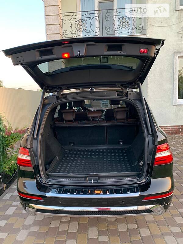 Внедорожник / Кроссовер Mercedes-Benz M-Class 2012 в Киеве