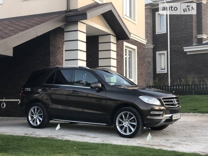 Внедорожник / Кроссовер Mercedes-Benz M-Class 2012 в Киеве