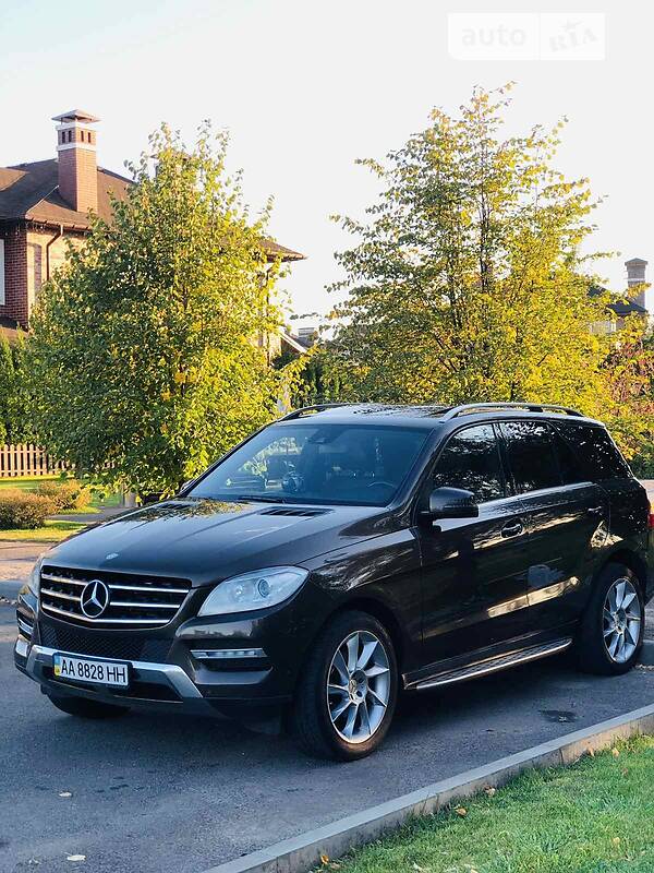 Внедорожник / Кроссовер Mercedes-Benz M-Class 2012 в Киеве
