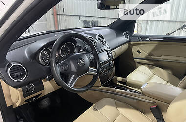 Внедорожник / Кроссовер Mercedes-Benz M-Class 2010 в 