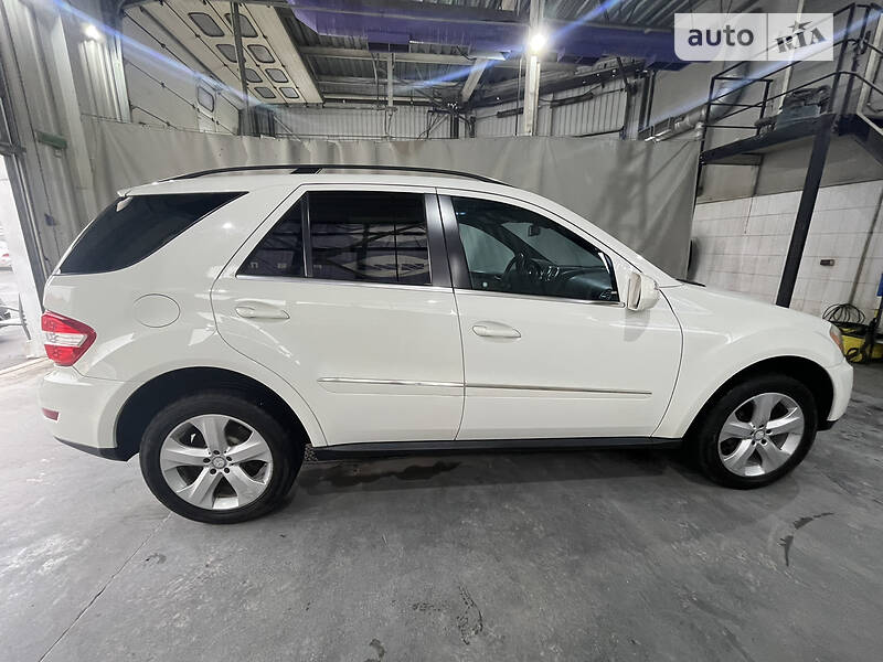 Позашляховик / Кросовер Mercedes-Benz M-Class 2010 в Тернополі фото 8 Позашляховик / Кросовер Mercedes-Benz M-Class 2010 в Тернополі