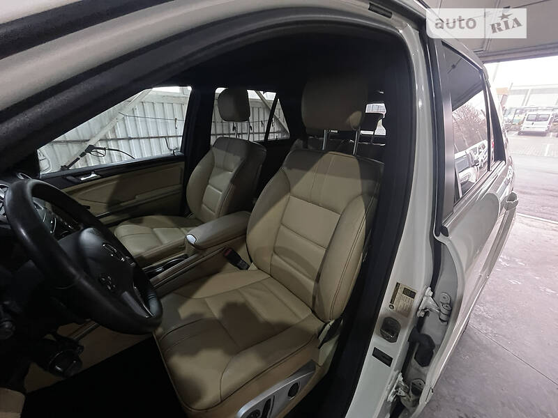 Позашляховик / Кросовер Mercedes-Benz M-Class 2010 в Тернополі фото 15 Позашляховик / Кросовер Mercedes-Benz M-Class 2010 в Тернополі