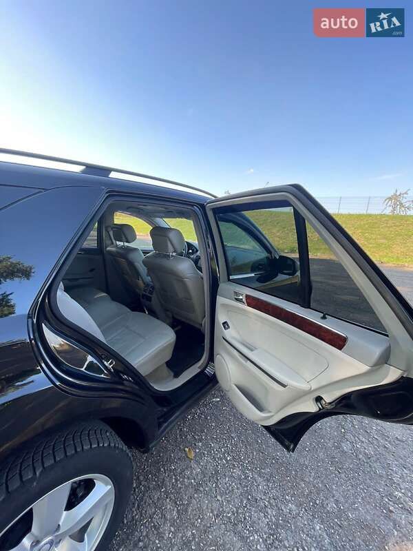 Внедорожник / Кроссовер Mercedes-Benz M-Class 2005 в Заставной