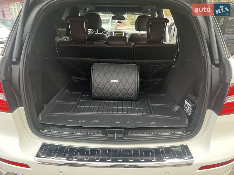 Внедорожник / Кроссовер Mercedes-Benz M-Class 2012 в Киеве