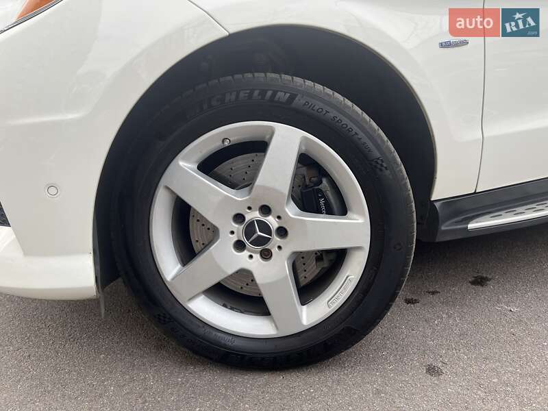 Внедорожник / Кроссовер Mercedes-Benz M-Class 2012 в Киеве