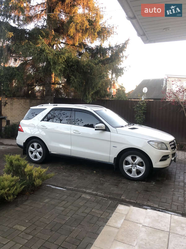 Mercedes-Benz M-Class 2012