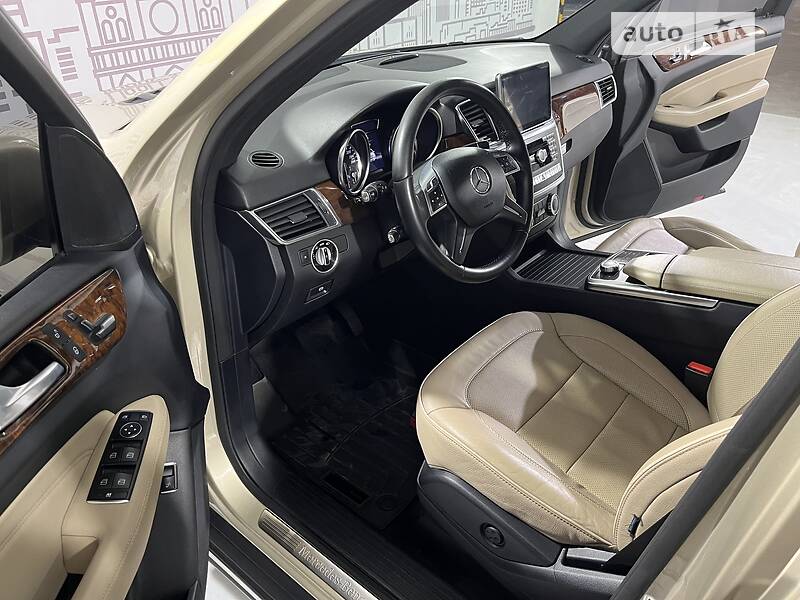 Внедорожник / Кроссовер Mercedes-Benz M-Class 2012 в Киеве