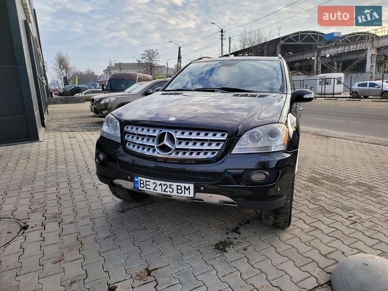 Внедорожник / Кроссовер Mercedes-Benz M-Class 2008 в Черновцах