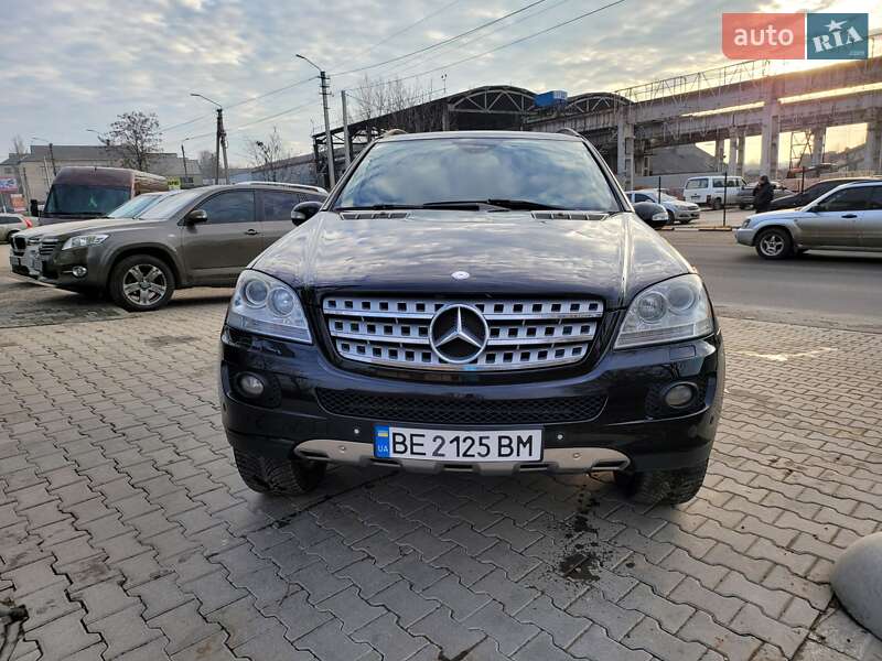 Внедорожник / Кроссовер Mercedes-Benz M-Class 2008 в Черновцах