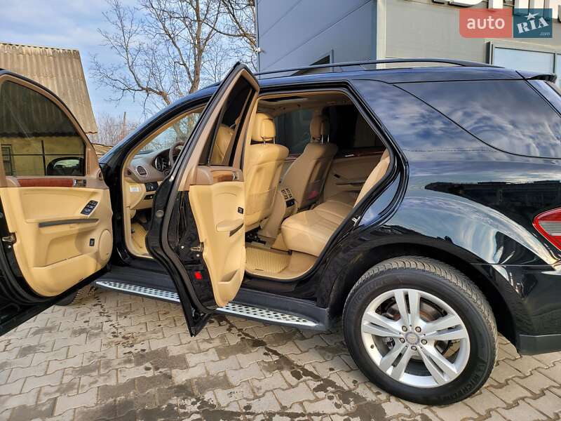Внедорожник / Кроссовер Mercedes-Benz M-Class 2008 в Черновцах