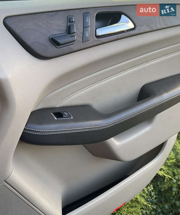 Внедорожник / Кроссовер Mercedes-Benz M-Class 2012 в Хмельнике