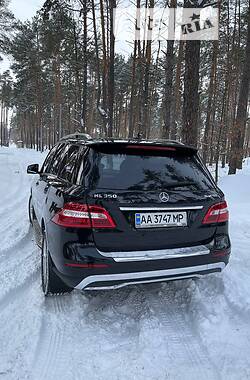 Внедорожник / Кроссовер Mercedes-Benz M-Class 2013 в Киеве