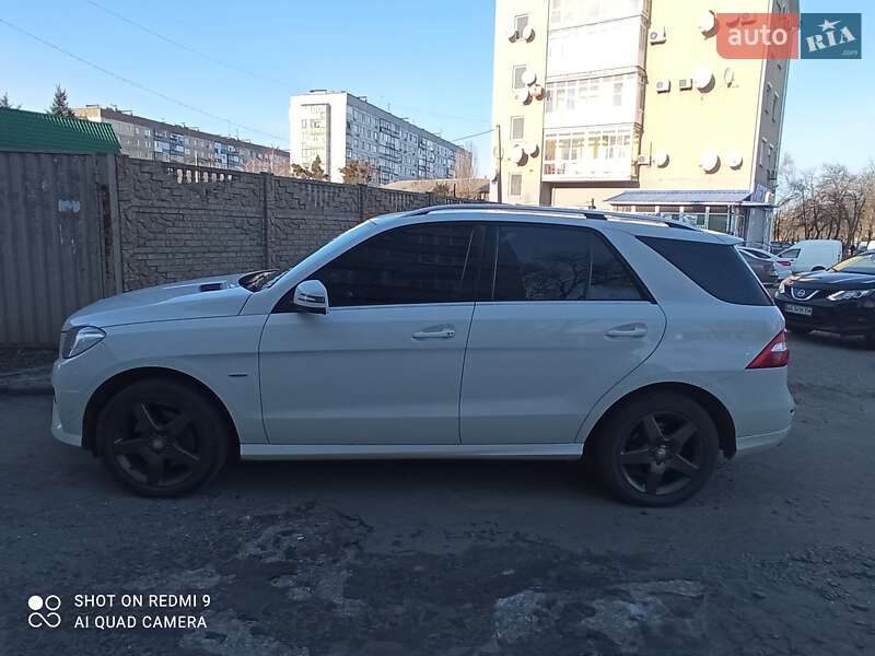 Позашляховик / Кросовер Mercedes-Benz M-Class 2011 в Новомосковську