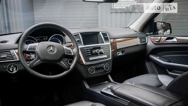 Внедорожник / Кроссовер Mercedes-Benz M-Class 2012 в Львове