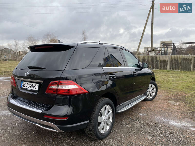 Внедорожник / Кроссовер Mercedes-Benz M-Class 2011 в Владимире