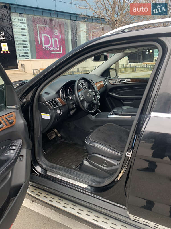 Внедорожник / Кроссовер Mercedes-Benz M-Class 2012 в Киеве