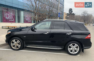 Внедорожник / Кроссовер Mercedes-Benz M-Class 2012 в 