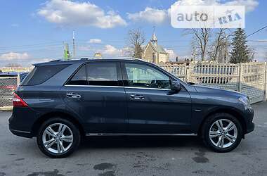 Внедорожник / Кроссовер Mercedes-Benz M-Class 2012 в 