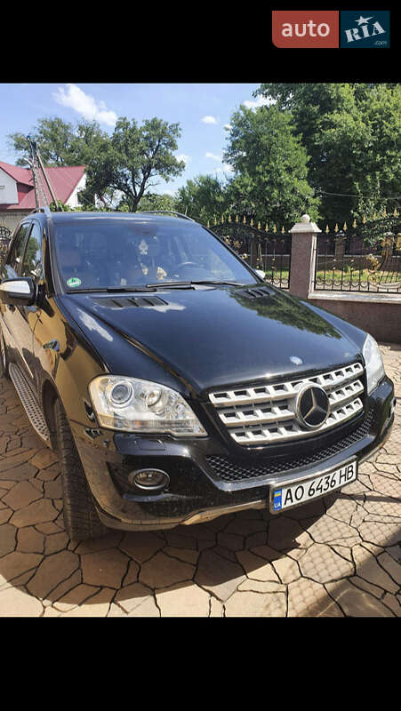 Внедорожник / Кроссовер Mercedes-Benz M-Class 2009 в Хусте