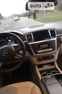 Позашляховик / Кросовер Mercedes-Benz M-Class 2012 в 