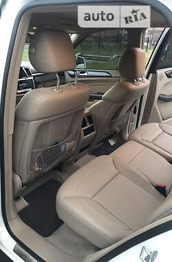 Позашляховик / Кросовер Mercedes-Benz M-Class 2012 в 