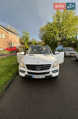 Внедорожник / Кроссовер Mercedes-Benz M-Class 2014 в 