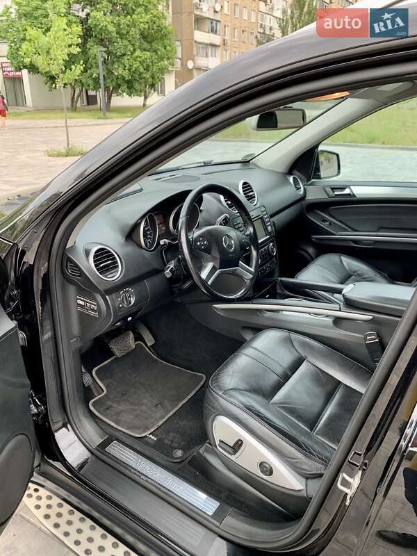 Внедорожник / Кроссовер Mercedes-Benz M-Class 2011 в Днепре