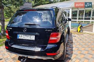 Внедорожник / Кроссовер Mercedes-Benz M-Class 2011 в 