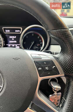 Внедорожник / Кроссовер Mercedes-Benz M-Class 2011 в 