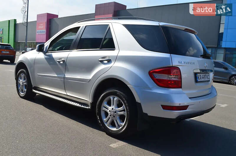 Mercedes-Benz M-Class 2011