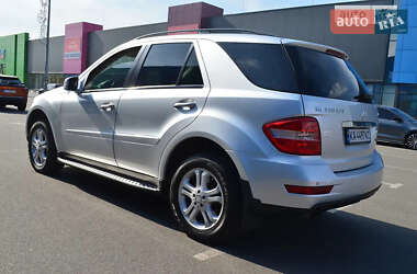Внедорожник / Кроссовер Mercedes-Benz M-Class 2011 в 