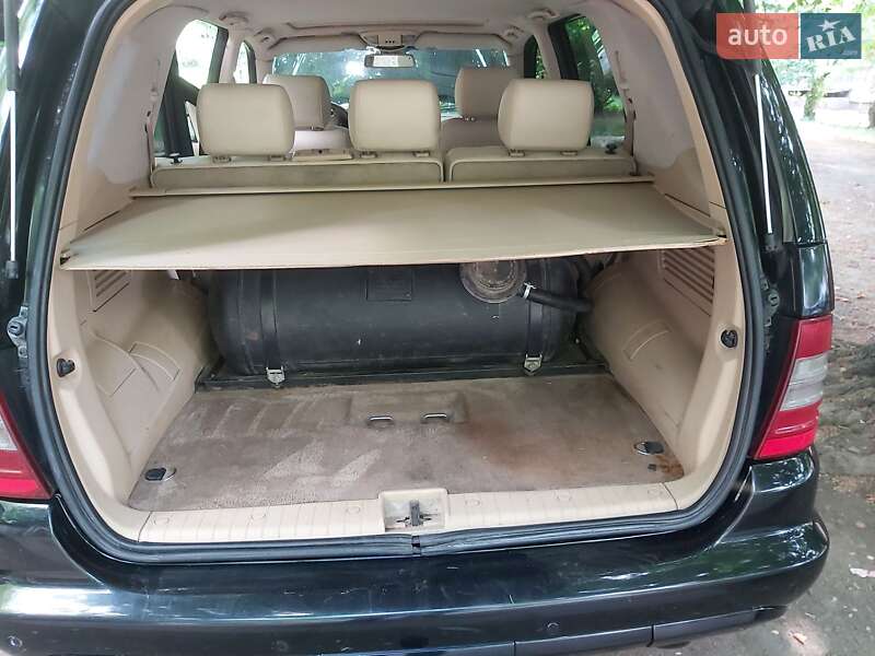 Внедорожник / Кроссовер Mercedes-Benz M-Class 2002 в Черновцах