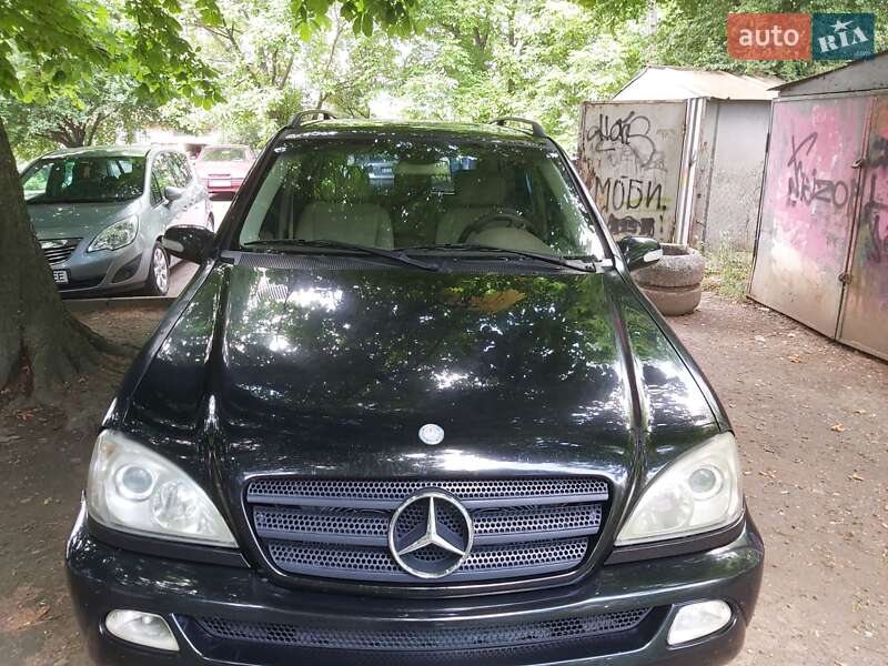 Внедорожник / Кроссовер Mercedes-Benz M-Class 2002 в Черновцах