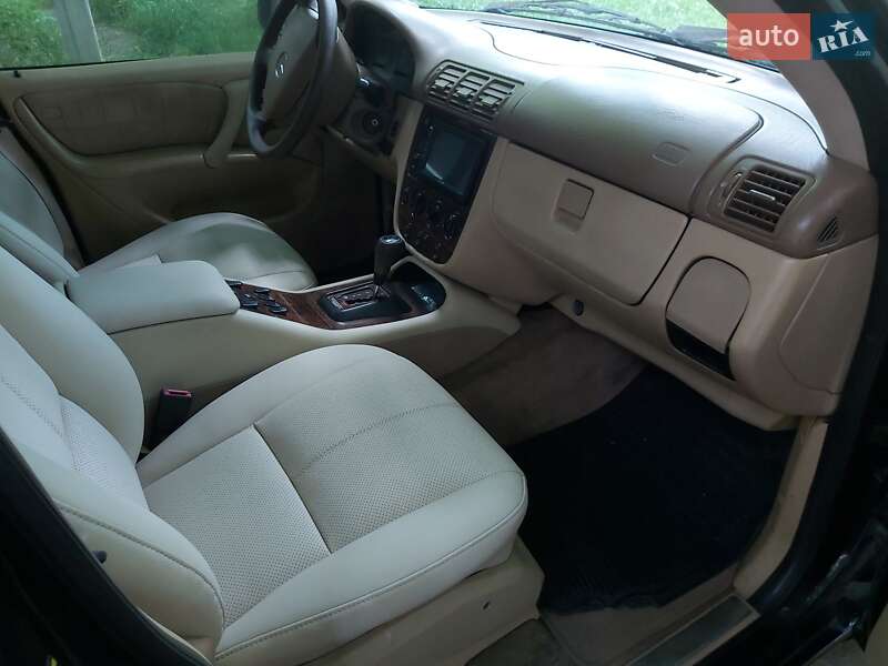 Внедорожник / Кроссовер Mercedes-Benz M-Class 2002 в Черновцах