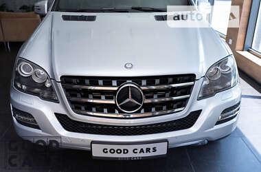 Позашляховик / Кросовер Mercedes-Benz M-Class 2011 в 