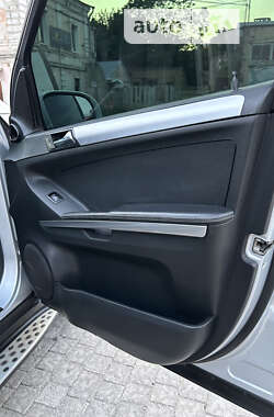 Внедорожник / Кроссовер Mercedes-Benz M-Class 2005 в 