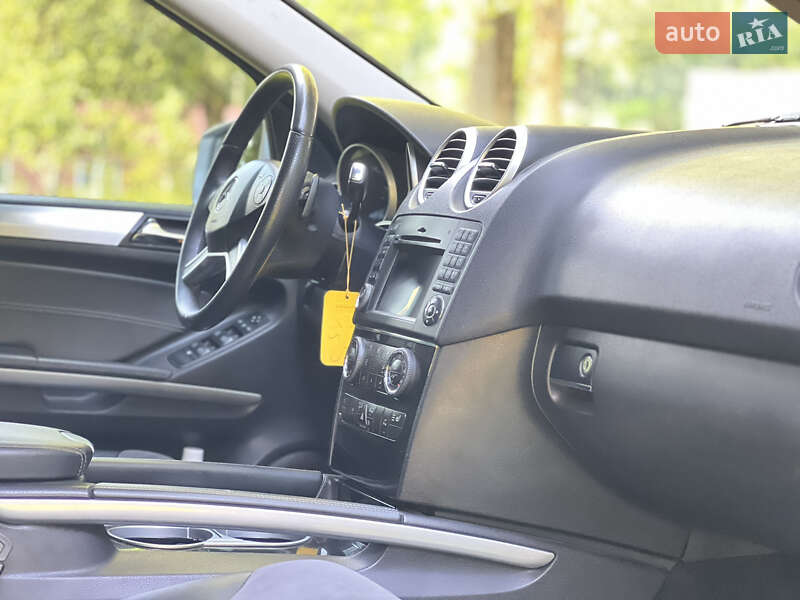 Внедорожник / Кроссовер Mercedes-Benz M-Class 2010 в Межгорье
