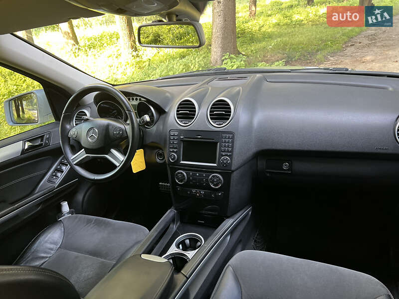 Внедорожник / Кроссовер Mercedes-Benz M-Class 2010 в Межгорье