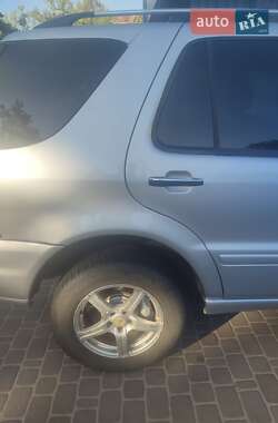 Внедорожник / Кроссовер Mercedes-Benz M-Class 2004 в Броварах