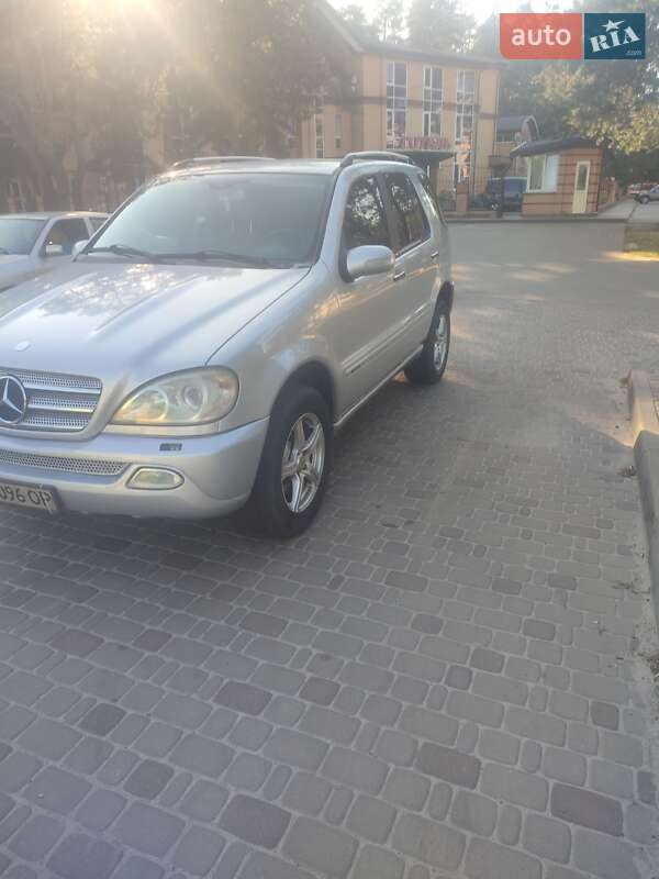 Позашляховик / Кросовер Mercedes-Benz M-Class 2004 в Броварах
