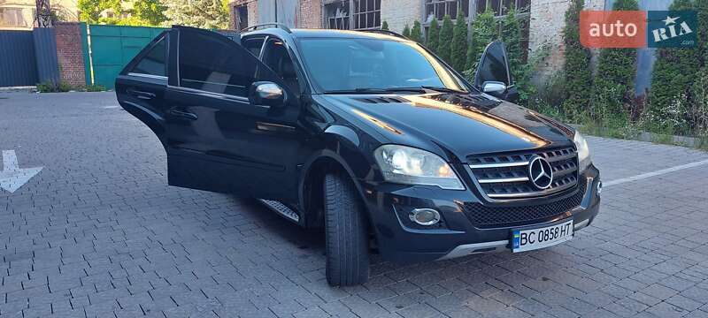 Внедорожник / Кроссовер Mercedes-Benz M-Class 2009 в Львове