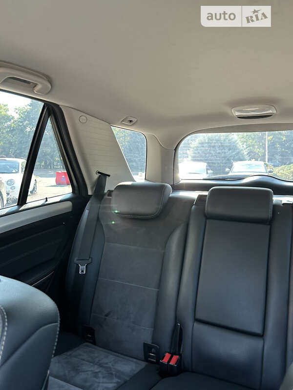 Позашляховик / Кросовер Mercedes-Benz M-Class 2010 в Одесі