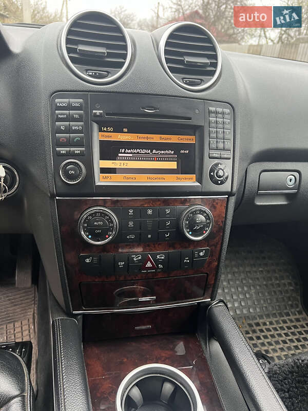 Внедорожник / Кроссовер Mercedes-Benz M-Class 2009 в Долинской