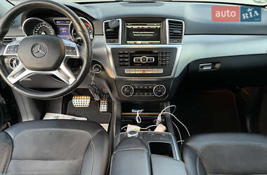 Позашляховик / Кросовер Mercedes-Benz M-Class 2014 в 